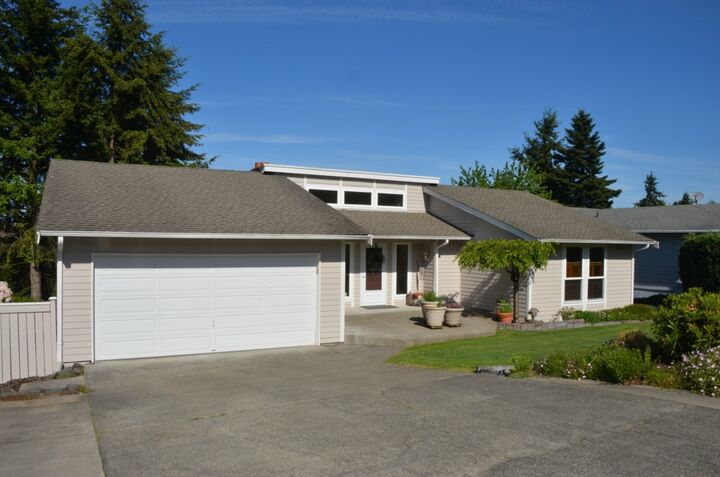 Property Photo: 3122 N Vassault St WA 98407