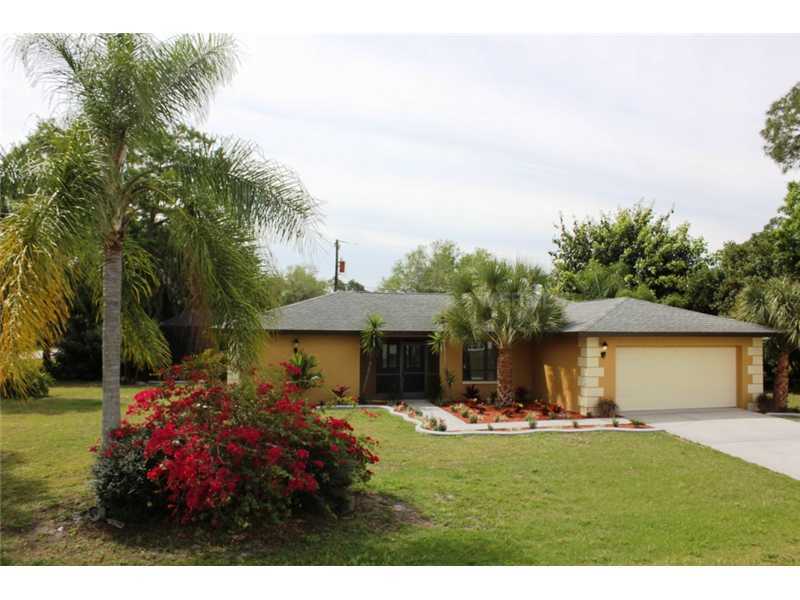 Property Photo:  21075 Cascade Avenue  FL 33952 