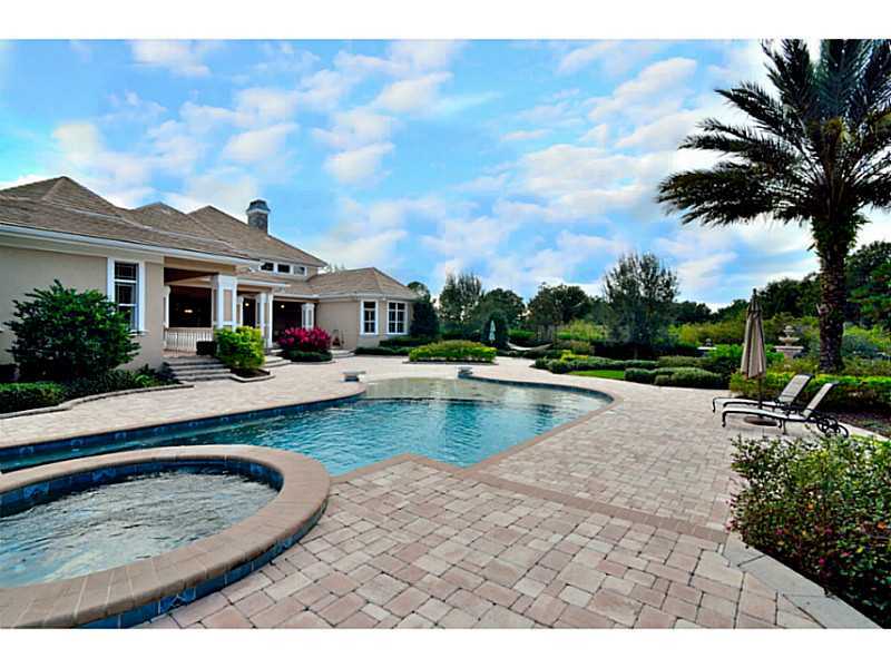 Property Photo:  18122 Longwater Run Drive  FL 33647 