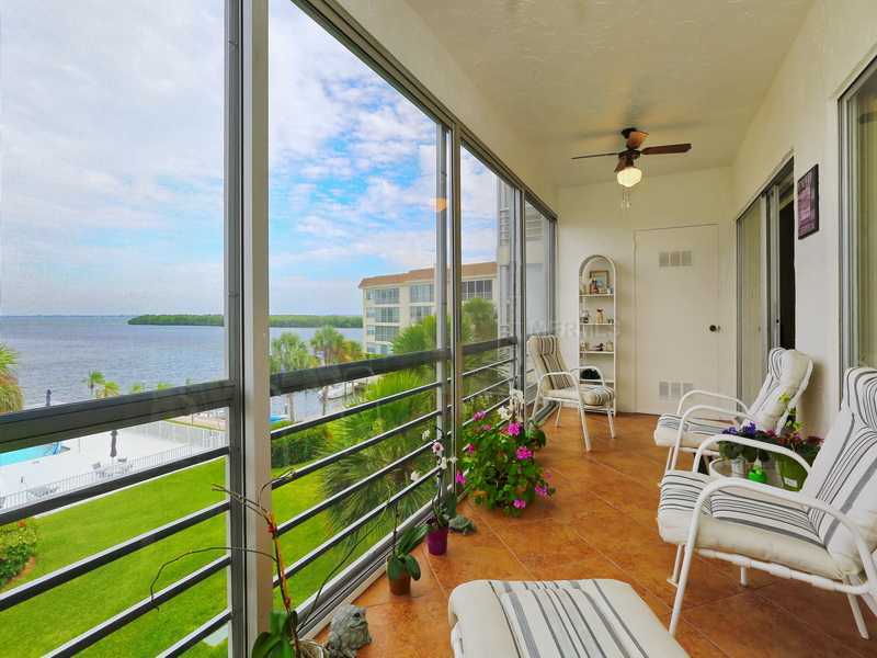 Property Photo:  605 Sutton Place 301  FL 34228 