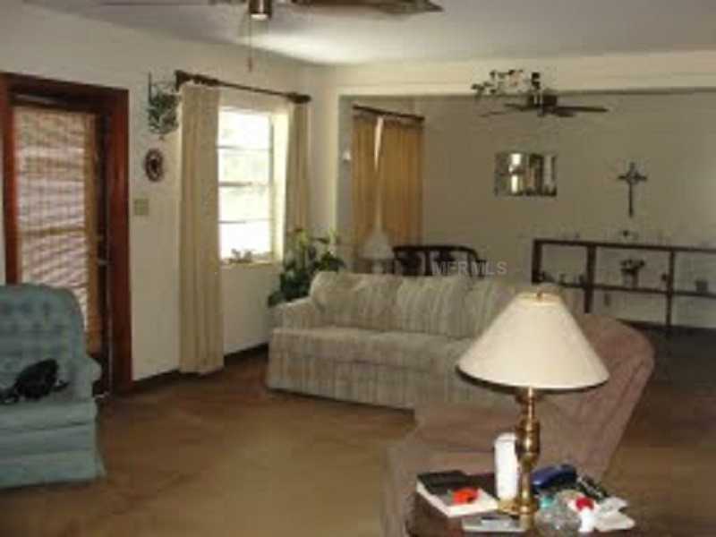 Property Photo:  