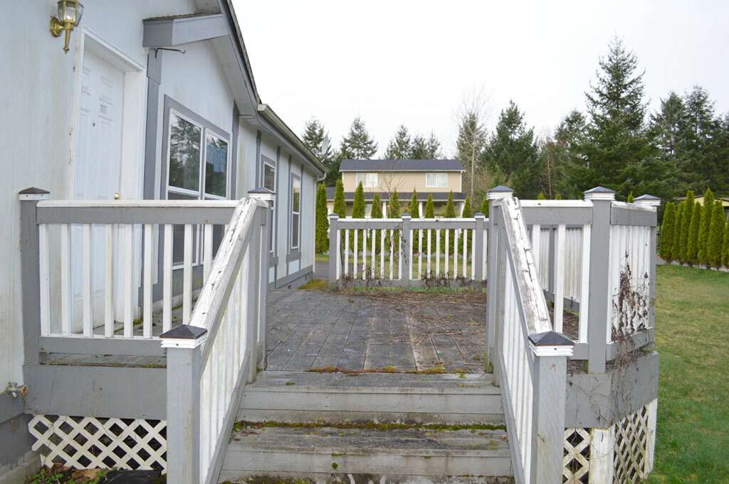 Property Photo:  13605 215th Ave E  WA 98391 