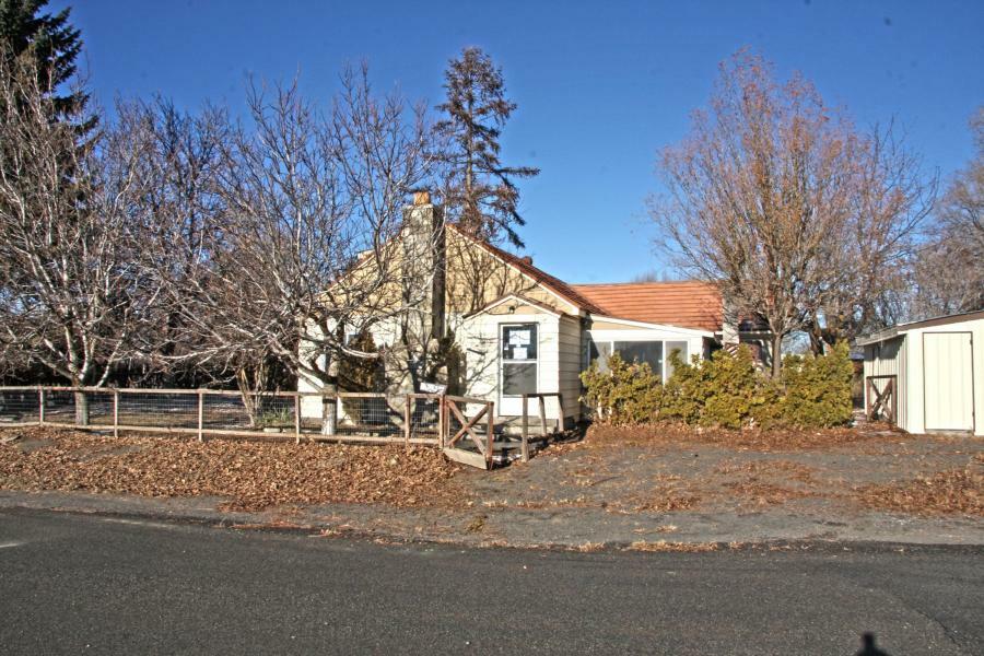 Property Photo: 335 W 2nd Ave WA 98830