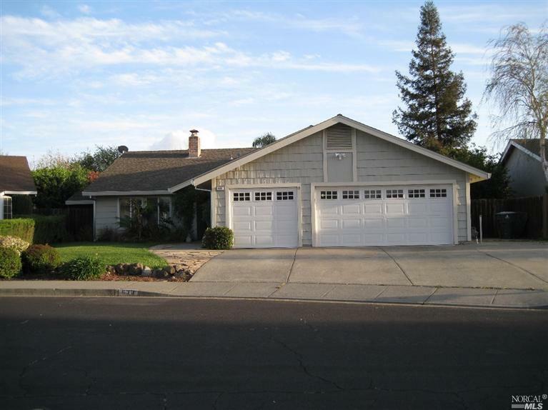 Property Photo:  633 Tiburon Lane  CA 95687 