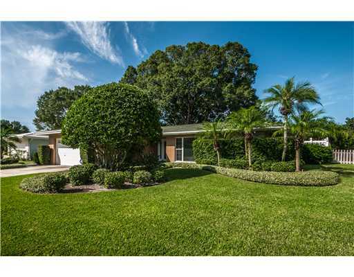 Property Photo:  1960 Canadiana Court  FL 34698 