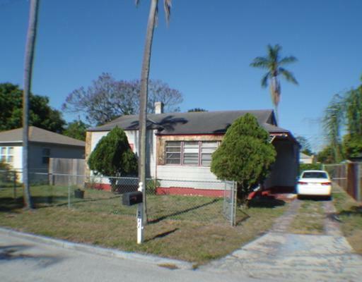 Property Photo:  211 Kingston Street S  FL 33711 