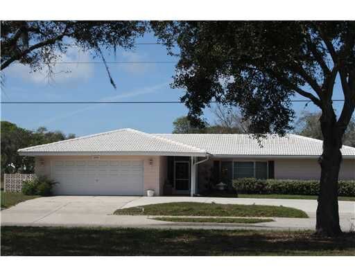 Property Photo:  2006 Beneva Road  FL 34232 