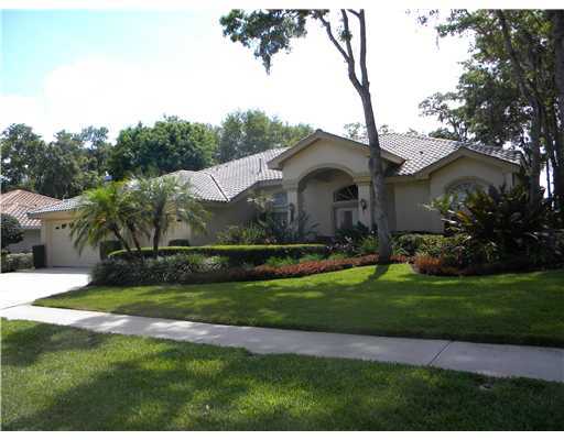 Property Photo:  318 Old Oak Circle  FL 34683 