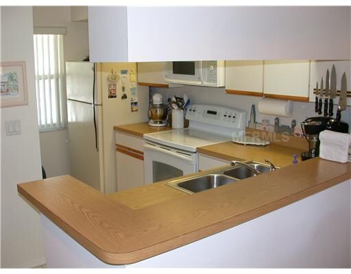 Property Photo: 431 Cerromar Lane 447 FL 34293