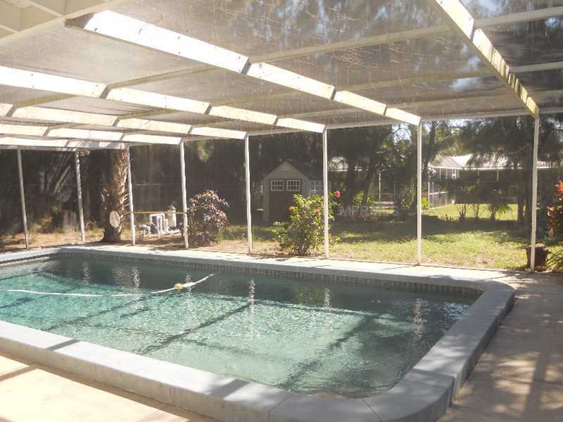 Property Photo:  420 Woodland Drive  FL 34234 