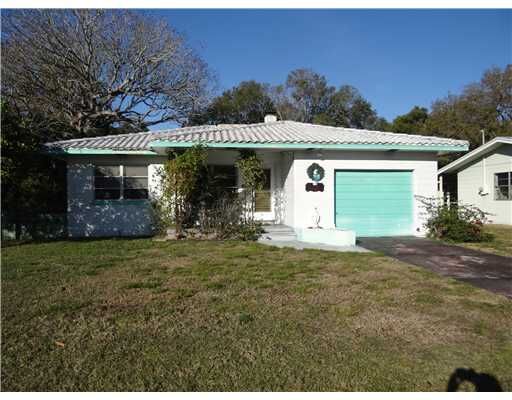 Property Photo: 2609 Tifton Street FL 33711
