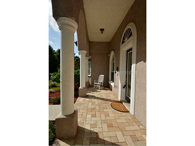 Property Photo:  12207 Bass Oak Court  FL 33569 