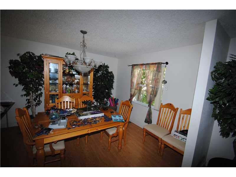 Property Photo:  