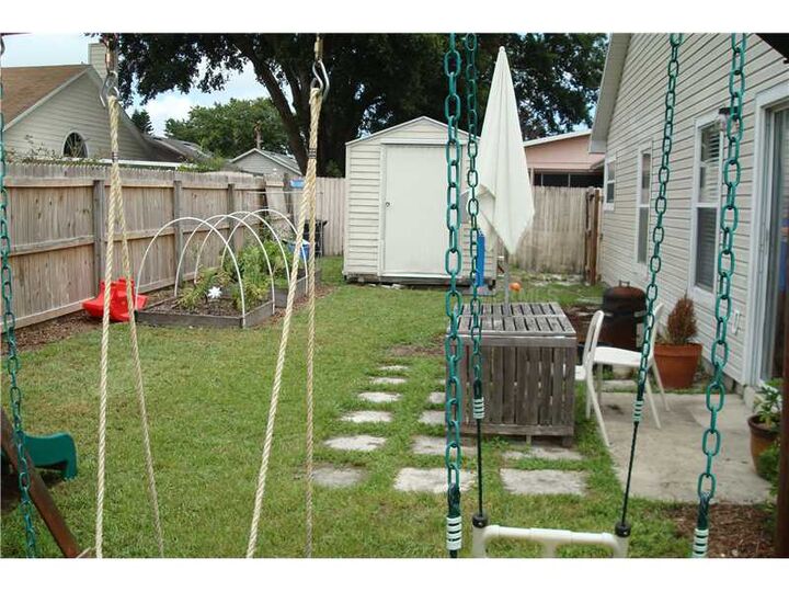 Property Photo: 100 N Aberdeen Circle FL 32773
