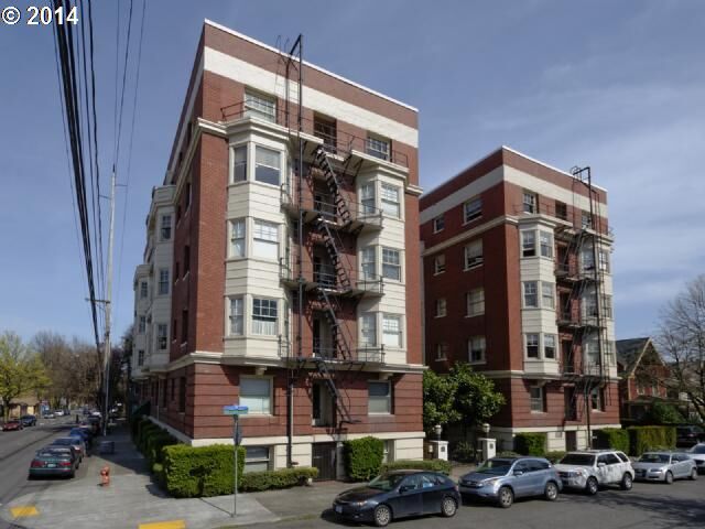 Property Photo:  2083 NW Johnson St 61  OR 97209 