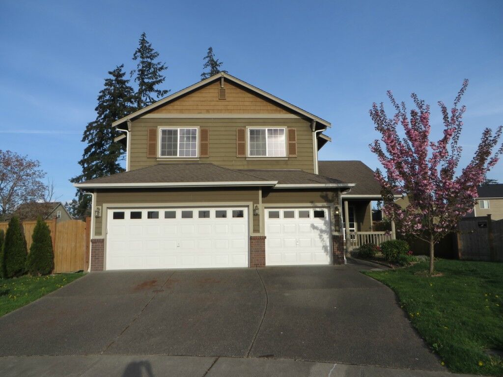Property Photo:  2312 190th St E  WA 98445 
