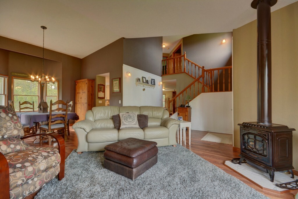 Property Photo:  1060 Oakmont Lane  WA 98277 