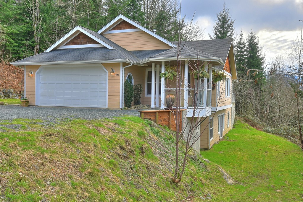 Property Photo:  1045 Kingsmill St  WA 98229 