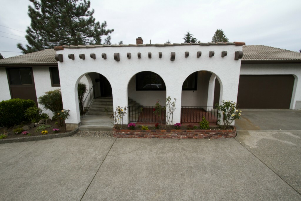 Property Photo: 12526 5th Ave NE WA 98125