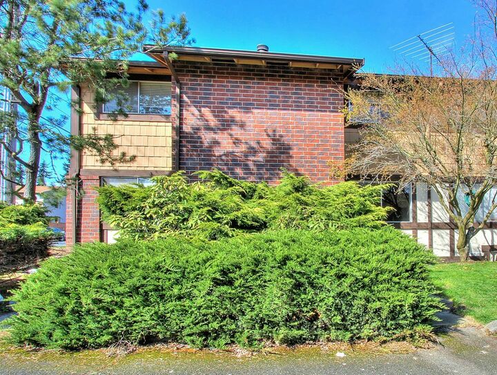 Property Photo: 11348 3rd Ave NE B WA 98125