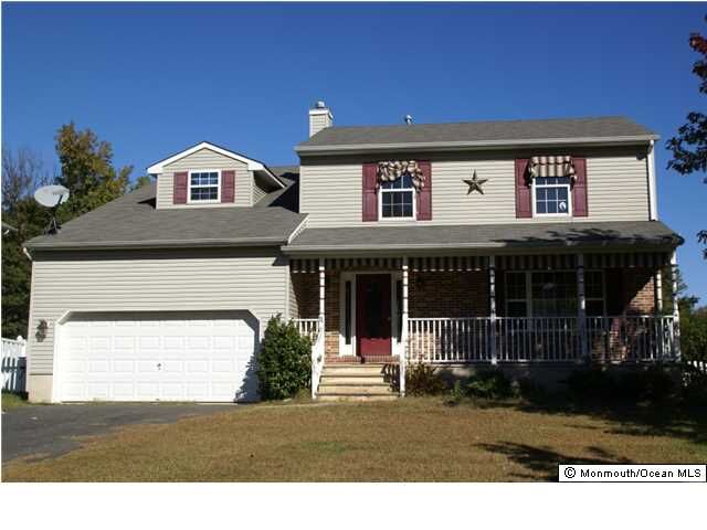 Property Photo:  11 Oak Leaf Drive  NJ 07718 