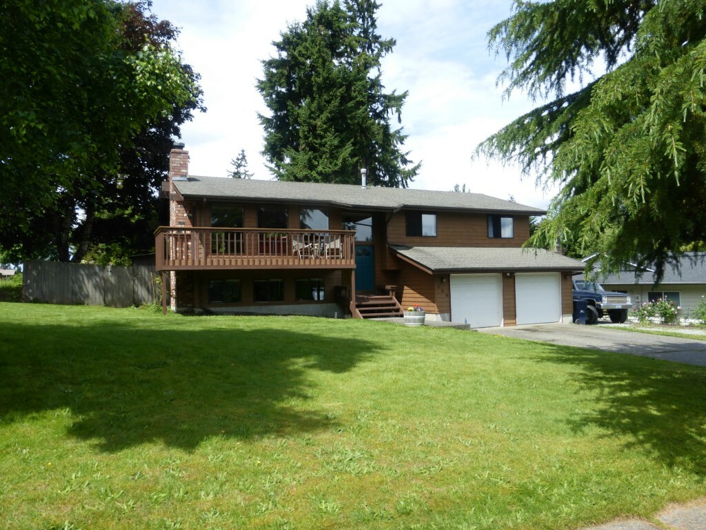 Property Photo:  725 N 30th St  WA 98273 