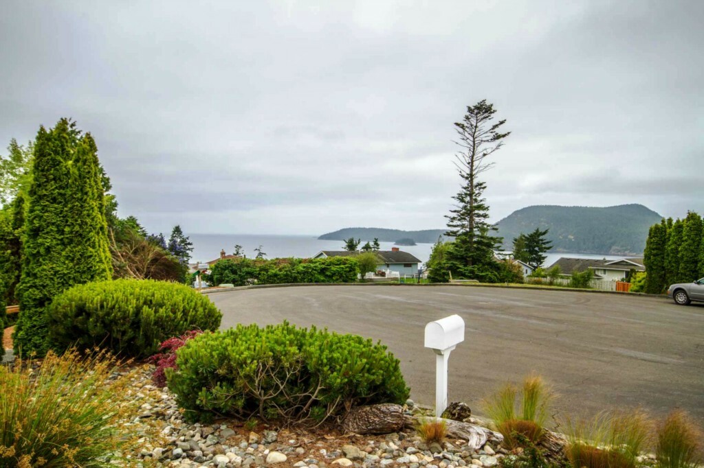 Property Photo:  4701 Kingsway  WA 98221 