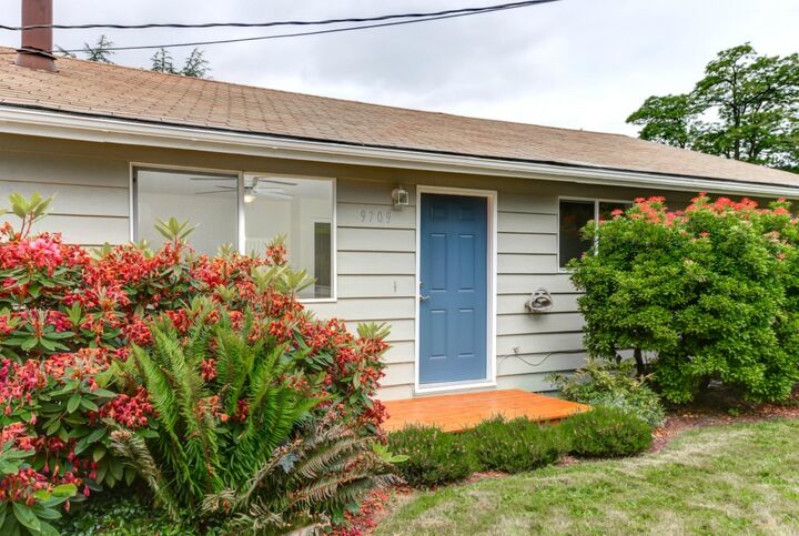 Property Photo: 9709 130th Avenue NE WA 98033