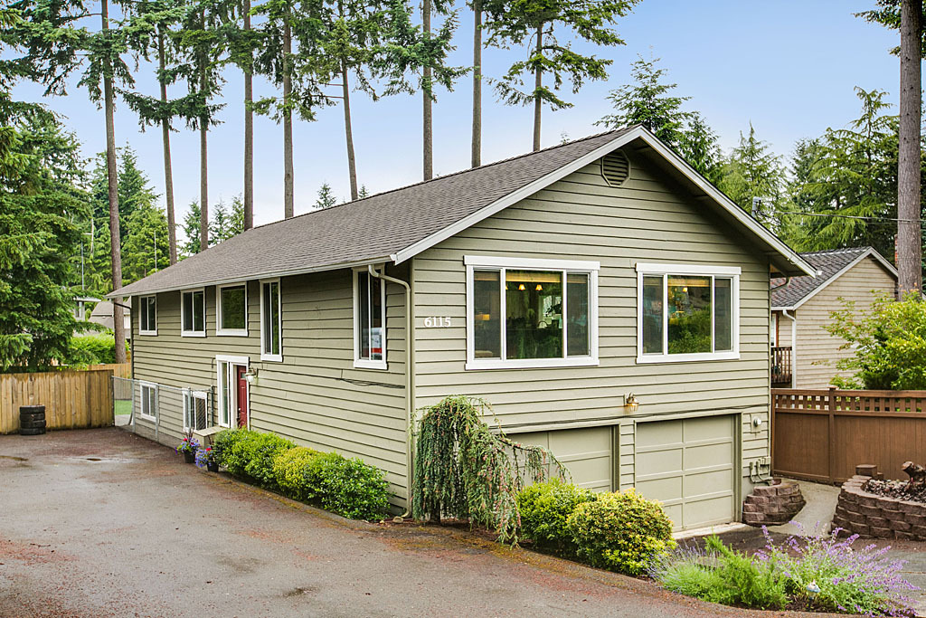 Property Photo:  6115 140th St SW  WA 98026 