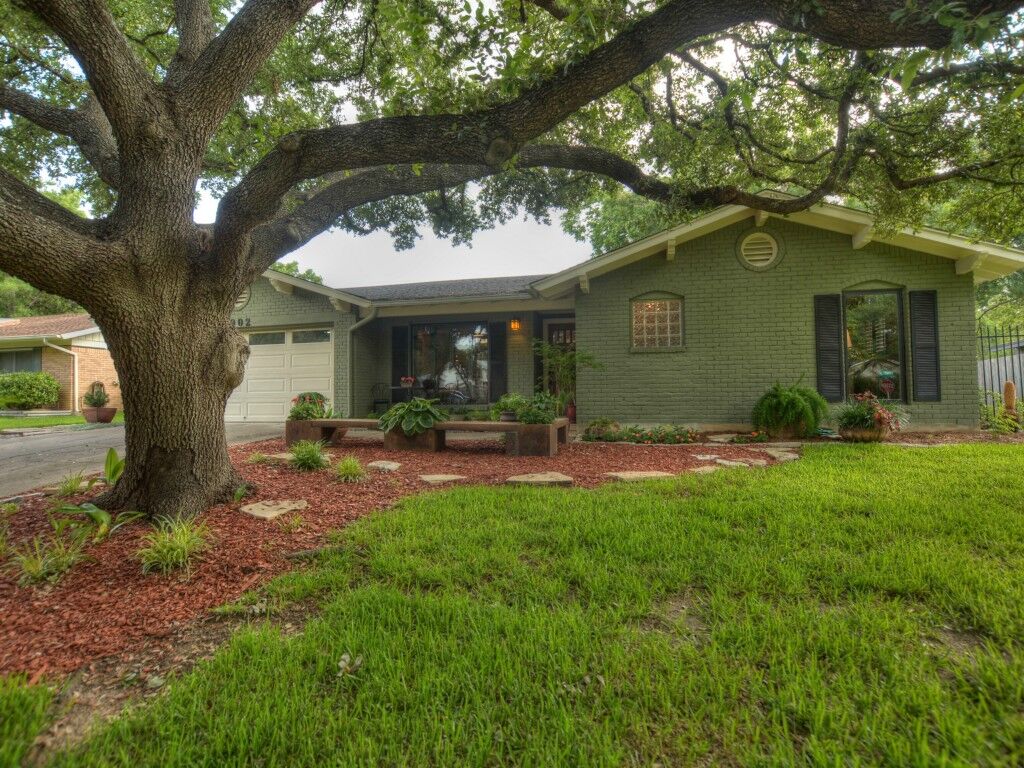 Property Photo:  2902 Stoneway Drive  TX 78757 