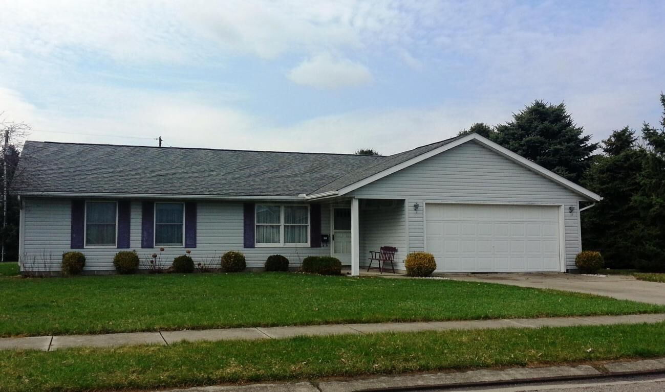 Property Photo: 695 Robinson Drive OH 43055