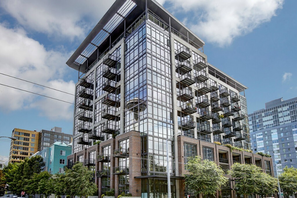 Property Photo: 2720 3rd Ave 615 WA 98121
