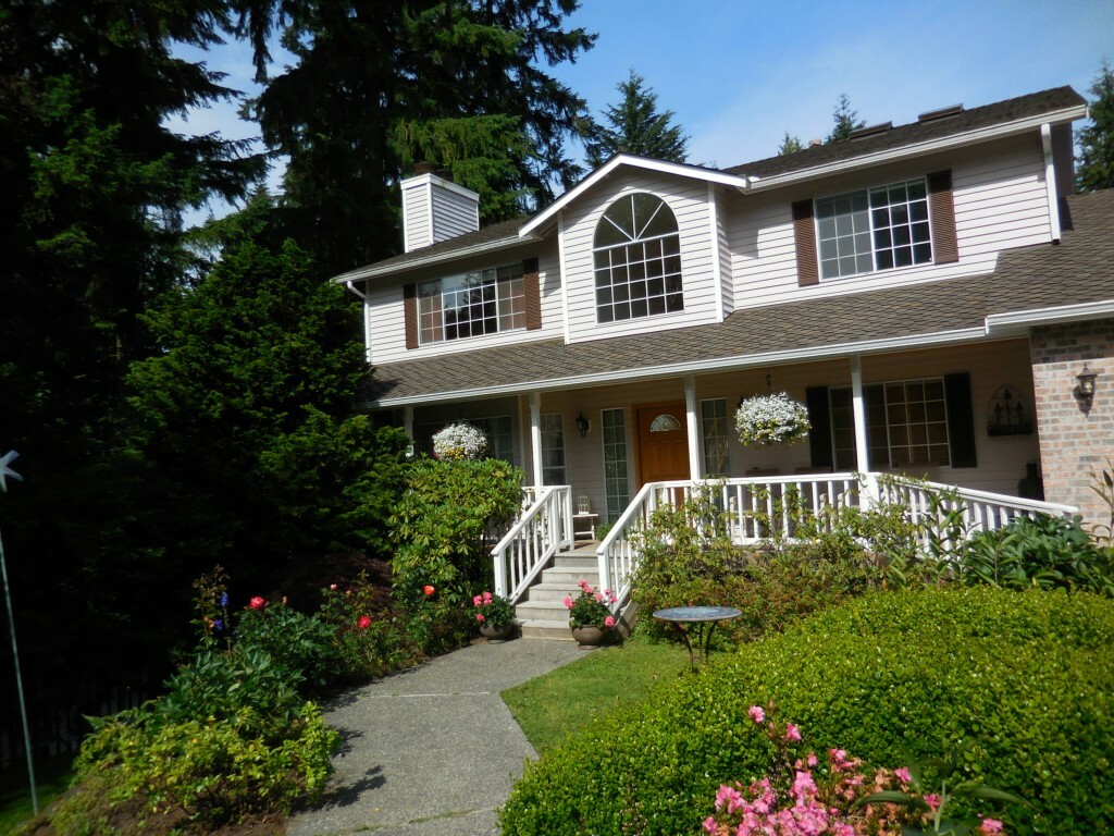 Property Photo:  17421 97th Dr SE  WA 98296 