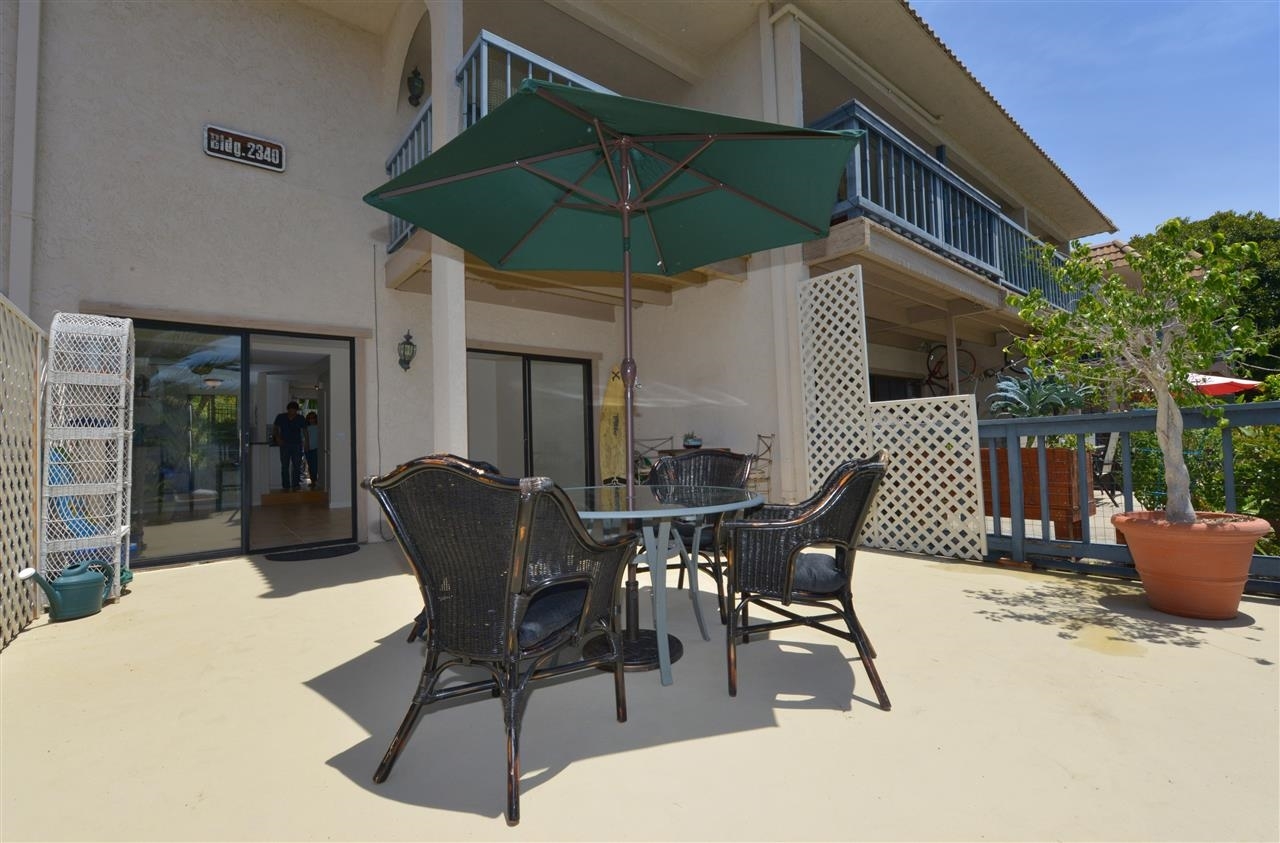 Property Photo:  2340 Caringa Way B  CA 92009 