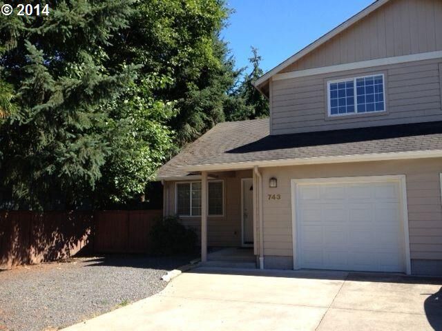 Property Photo:  743 Red Cedar Ct  OR 97402 
