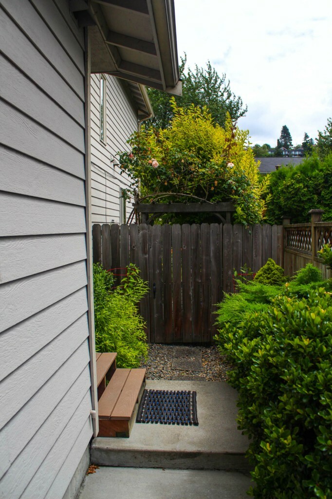 Property Photo:  516 Williams Ave S B  WA 98057 