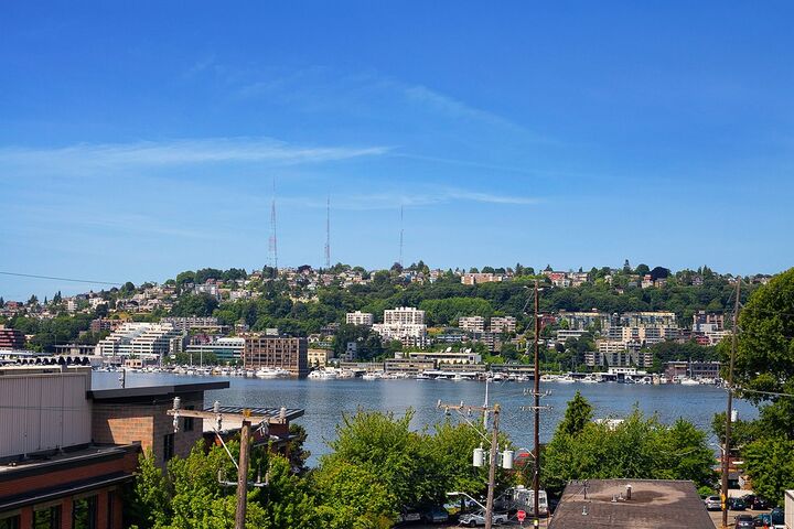 94 E Newton St  Seattle WA 98102 photo