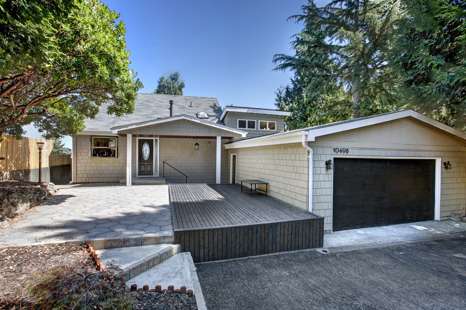 Property Photo:  10498 Dixon Dr S  WA 98178 
