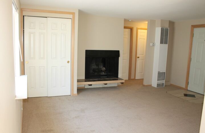 Property Photo:  10745 Greenwood Ave N B  WA 98133 