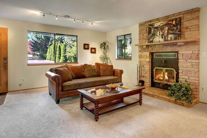 Property Photo: 8642 NE 141st St WA 98034