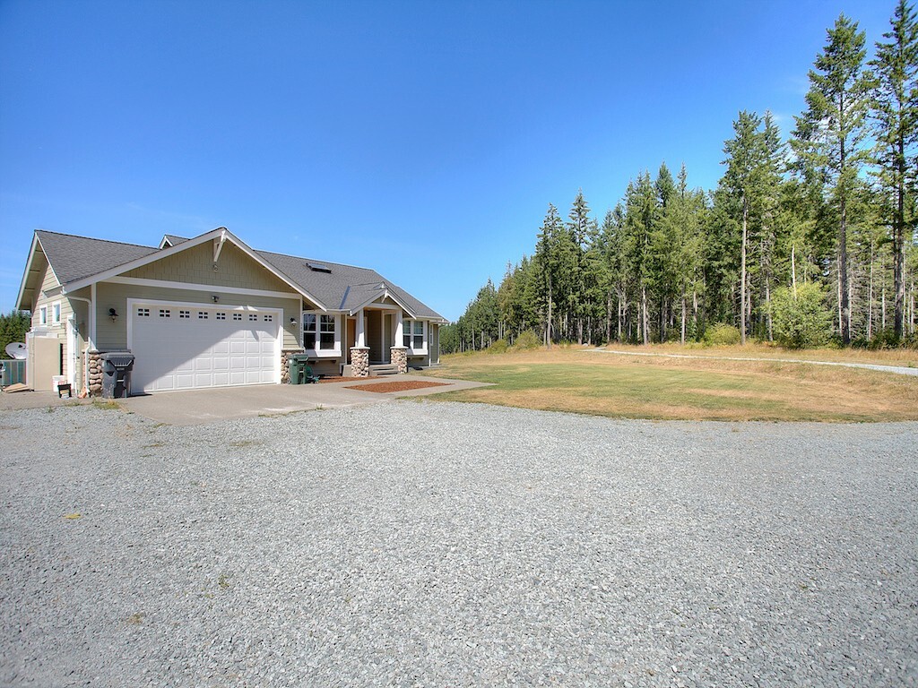 Property Photo:  39424 18th Ave E  WA 98580 