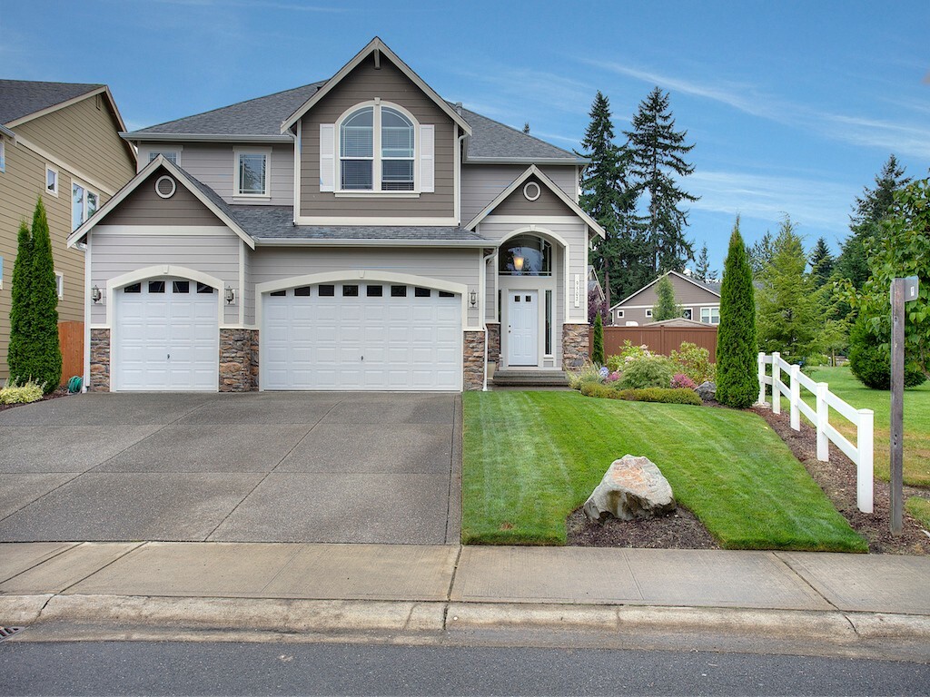 Property Photo: 9502 205th St Ct E WA 98338