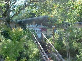 Property Photo: 2160 W 28th Ave OR 97405