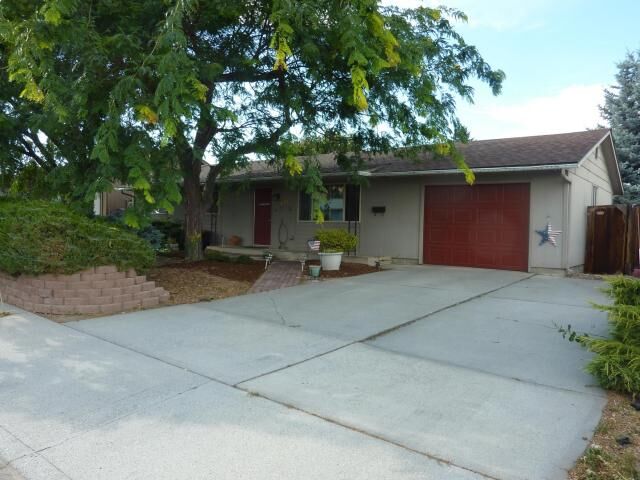 Property Photo:  722 Schons Place  WA 98801 