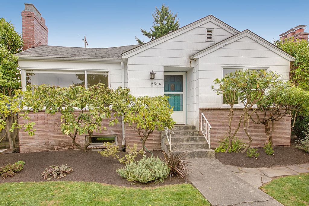Property Photo: 2304 McGilvra Blvd E WA 98112