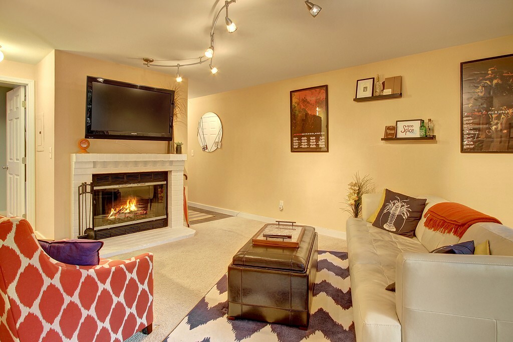 Property Photo: 6700 NE 182nd St A-202 WA 98028