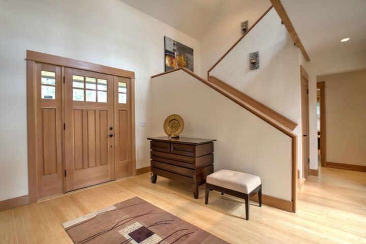 Property Photo: 8441 SE 37th St WA 98040