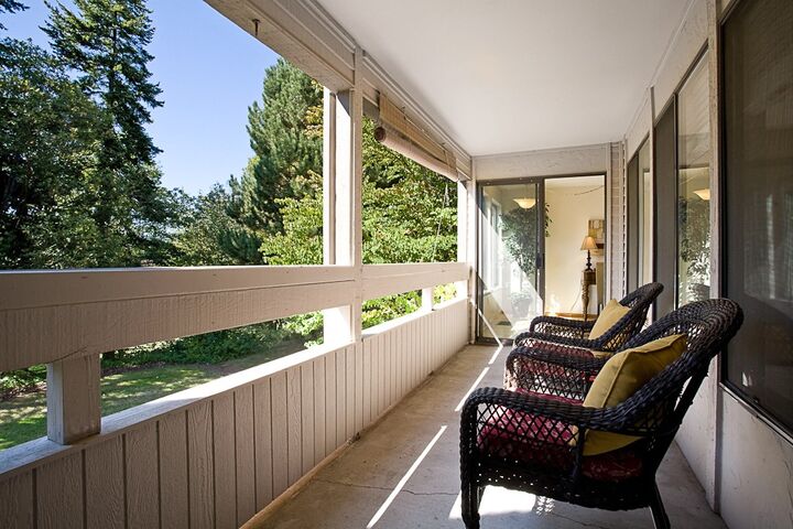 Property Photo:  23401 Lakeview Dr J-205  WA 98043 