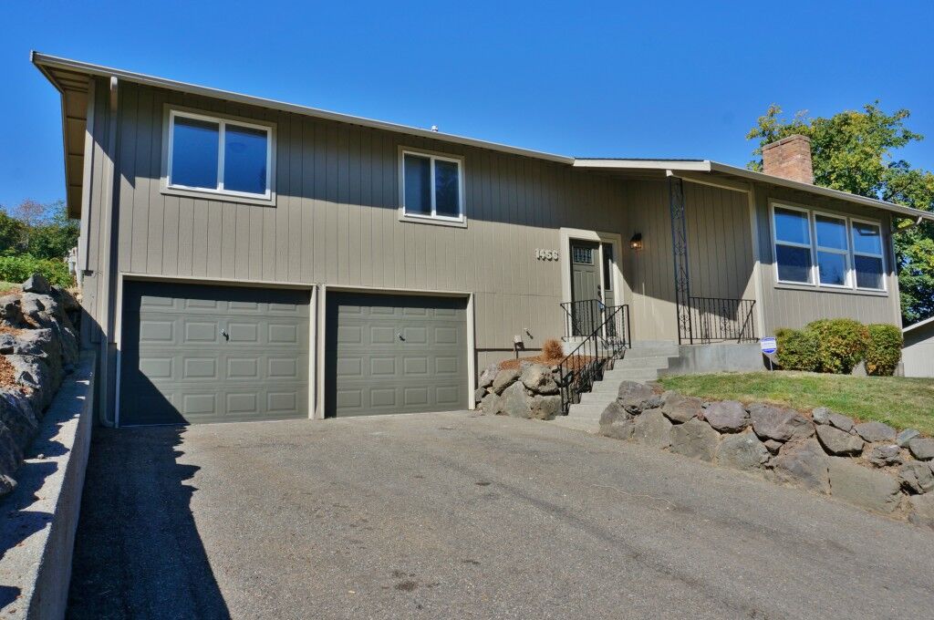 Property Photo: 1456 Vista Dr WA 98372