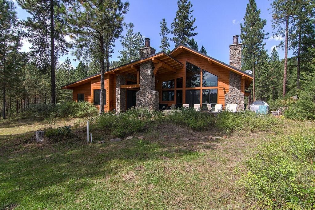 Property Photo:  411 Couples Pl  WA 99109 